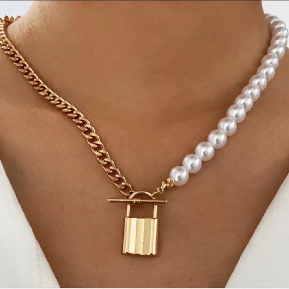 Pearl necklace